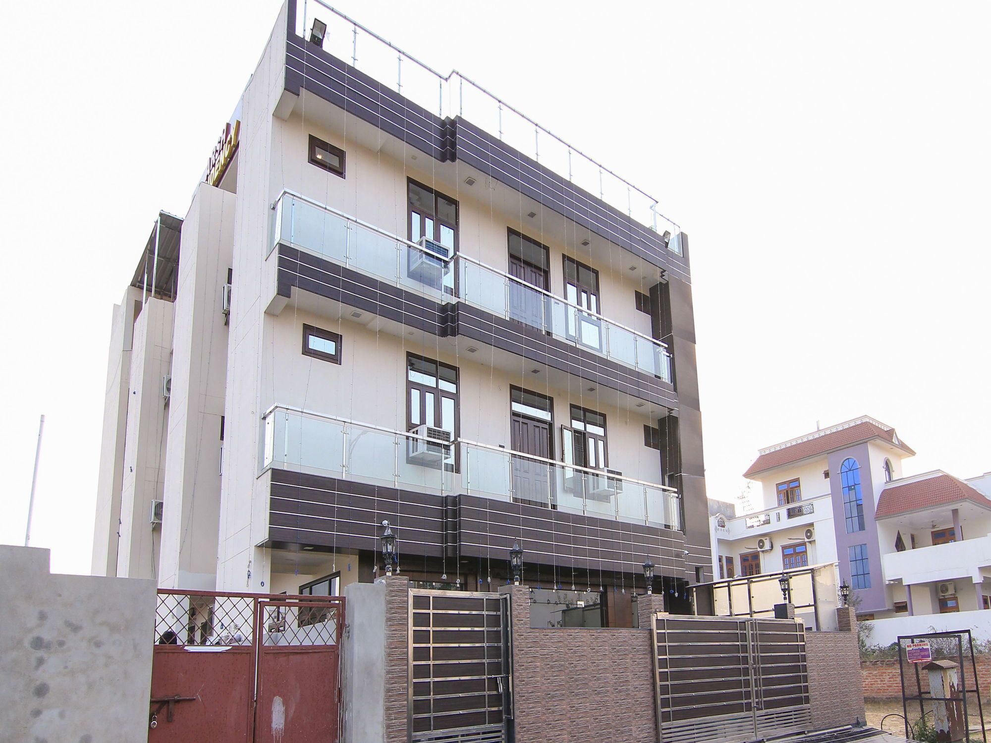 Oyo 10073 Arsh Residency Hotel 2*